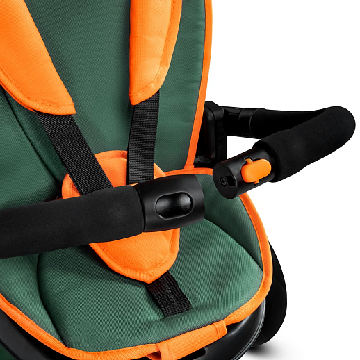 Детский 3хкол. велосипед ”CITYRIDE“ Рама сталь, наклонный руль из магнезия, колясочная крыша, ручка управления с подстаканником, 2 корзины. Колеса EVA 10/8, подножки, тормоза, бампер безопасности. Оранжево-зеленый. в Джамбо Тойз #21