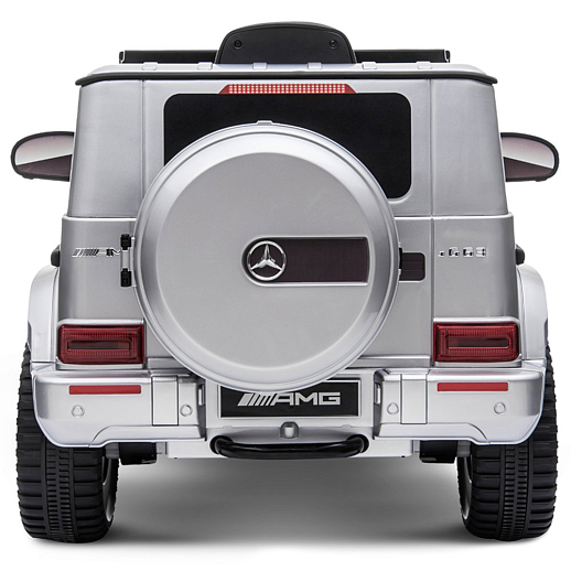 Электромобиль Mercedes Benz AMG на аккум.,12V/4.5AH*1, 380*2, Р/У 2.4GHz, свет, звук, сиденье эко-кожа, колеса EVA,откр.двери,индик.зарядки, MP3, плавн.старт, в/к 105*55*33см. Цвет - серебро. в Джамбо Тойз #8