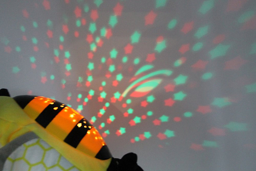 Музыкальный проектор "Пчелка", световой эффект, мелодии, в/к 30*19*20,5 см в Джамбо Тойз #3